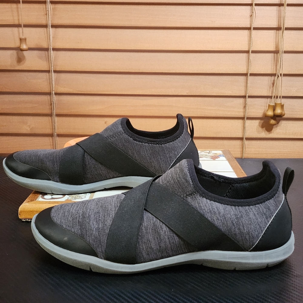 CROCS Dual Comfort Swiftwater Cross Strap Slip On Shoes Sz 11
